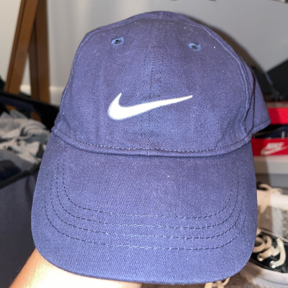 Toddler navy blue Nike hat
